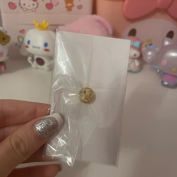 Little Miss Princess Enamel Pin - Picture 2 of 2